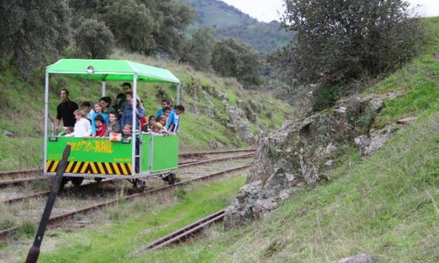 Municipios cacereños y salmantinos pretenden recuperar turísticamente el tren Ruta de la Plata