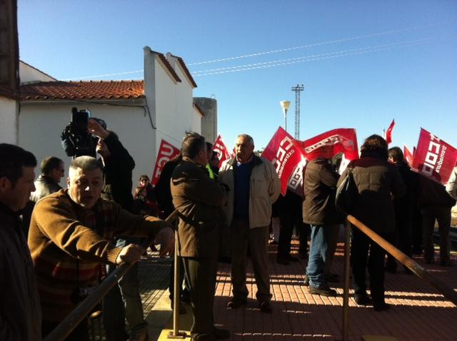 Sindicatos y políticos de España y Portugal se manifiestan en Valencia en defensa del Lusitania