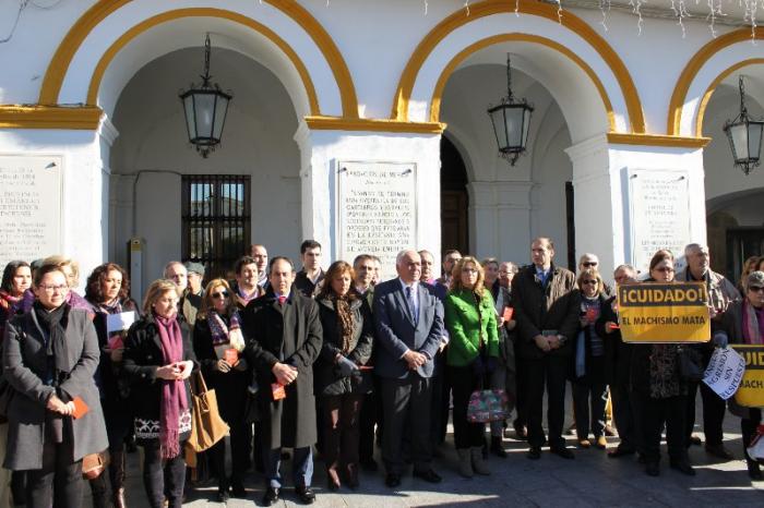 Los ayuntamientos extremeños celebran protestas de repulsa como rechazo al crimen de Zafra