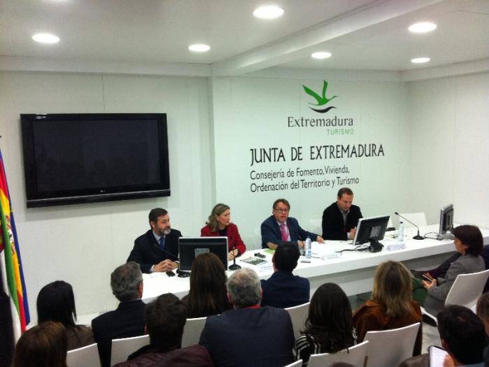 Extremadura presenta en FITUR la estrategia turística del año 2012 con el reto de ser «más competitivos»