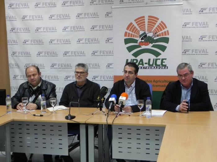 UPA-UCE Extremadura denuncia el retraso en los pagos a los agricultores por parte de la industria