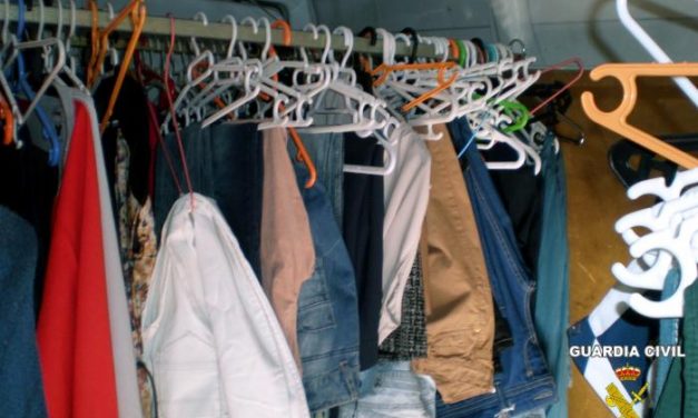 La Guardia Civil de Santa Amalia ha detenido a una mujer de 62 años por vender prendas de vestir robadas