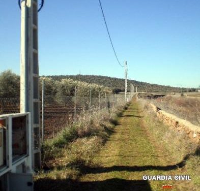 La Guardia Civil detiene a un joven de 19 años por el robo del cable del tendido eléctrico de Valverde de Leganes