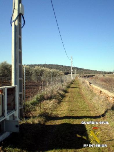 La Guardia Civil detiene a un joven de 19 años por el robo del cable del tendido eléctrico de Valverde de Leganes