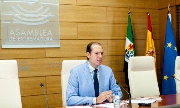 El PP acusa a Vara de pedir reuniones bilaterales y luego posponerlas «porque le llama Rubalcaba»