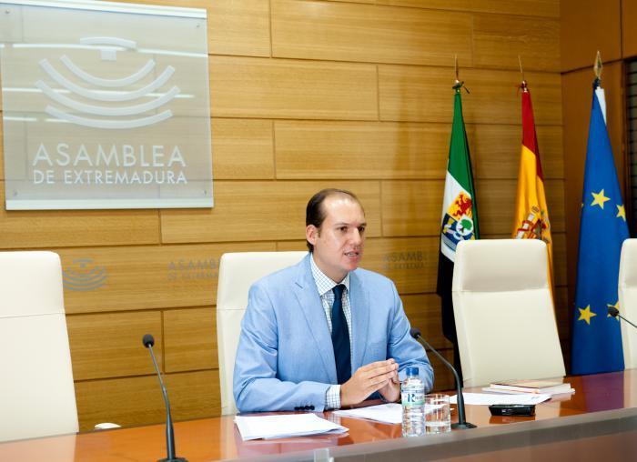 El PP acusa a Vara de pedir reuniones bilaterales y luego posponerlas «porque le llama Rubalcaba»