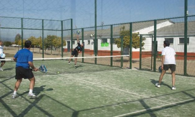 El complejo deportivo de Moraleja acogió la II edición del Torneo de Pádel Valle del Alagón