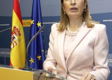 La ministra Ana Pastor defiende el mantenimiento del Lusitania por el Alentejo y Valencia de Alcántara