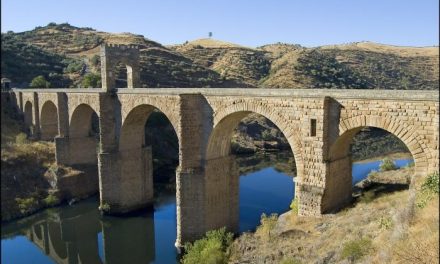 El Gobierno regional y el consistorio de Alcántara negocian con Iberdrola abrir al tráfico el puente de la presa
