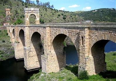 El puente romano de Alcántara figura en la lista roja de monumentos de la Asociación Hispania Nostra