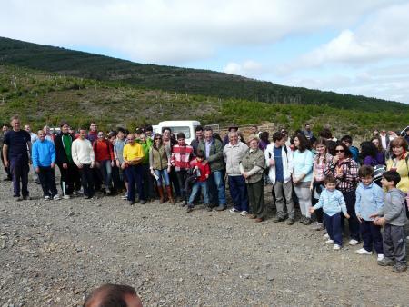 Cien jóvenes extremeños y portugueses colaboran en las tareas de reforestación de Plantabosques