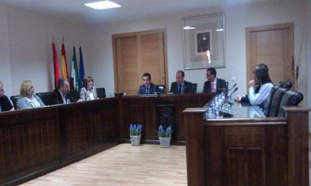 Monago pone a Moraleja como ejemplo de municipio que puede aprovechar sus recursos para salir de la crisis