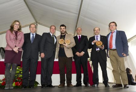 El presidente regional inaugura en el Valle del Jerte la Fiesta de Interés Turístico Nacional del Cerezo en Flor