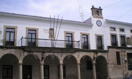 Valencia de Alcántara aprueba en pleno  un plan de ajuste para las arcas municipales