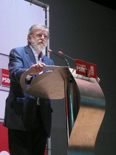 Ibarra cree que el PSOE extremeño debe garantizar el gobierno del PP en la región durante toda la legislatura