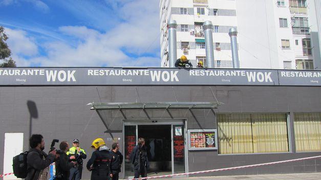 Dos personas resultan heridas tras derrumbarse el techo del restaurante Wok de la capital cacereña