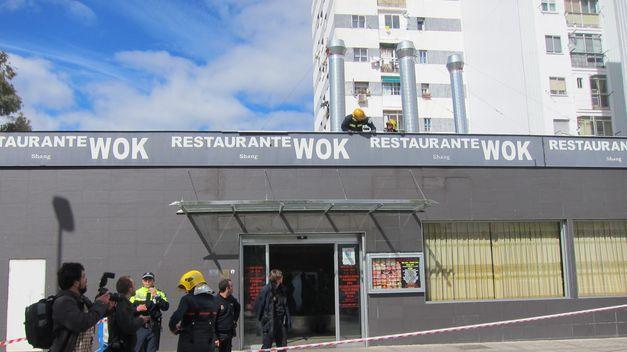 El Ayuntamiento de Cáceres precinta dos viviendas y el restaurante Wok ante los informes técnicos