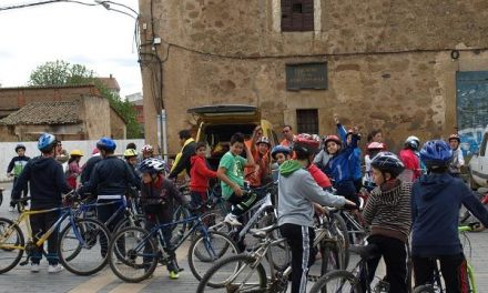 Medio centenar de ciclistas toman la salida en la primera etapa del ‘IV mes de la bicicleta’ en Moraleja