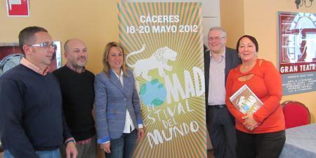 Quince grupos de nueve países conforman el cartel de la XXI edición del festival Womad Cáceres