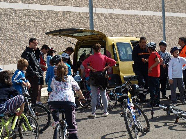 Los niños de Moraleja participan en la segunda ruta del mes de la bicicleta por La Moheda y Huélaga