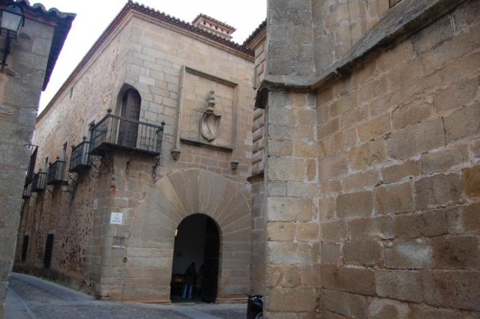 La Diputación de Cáceres celebra la declaración del Palacio de Carvajal como Bien de Interés Cultural