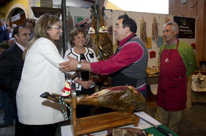 El Gobierno de Extremadura destaca la calidad del jamón extremeño y apuesta por su comercialización exterior