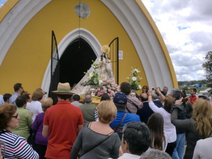 Cientos de devotos rindieron homenaje este domingo a la patrona de la villa de Moraleja