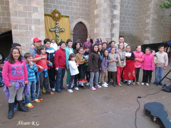 Valencia de Alcántara celebra la festividad de Las Cruces con gran participación popular
