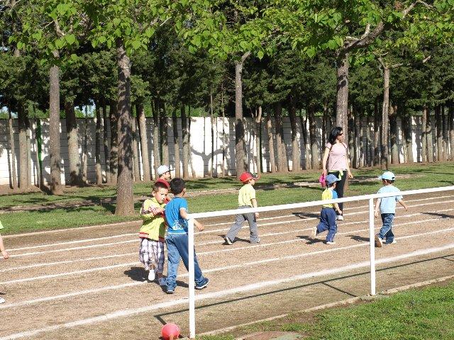 Más de 200 alumnos del colegio Joaquín Ballesteros de Moraleja participan en la I Peque-Olimpiada
