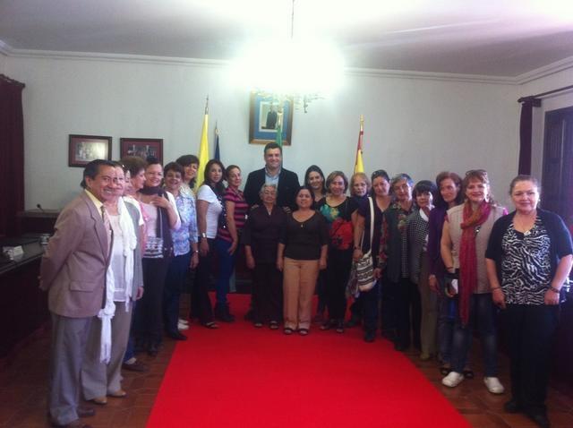 El Ayuntamiento de Coria recibe a un grupo de peregrinas de Colombia que está visitando la región