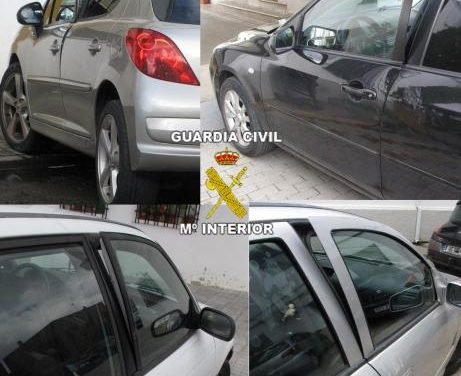 La Guardia Civil detiene a tres jóvenes por el robo en el interior de vehículos en tres localidades pacenses