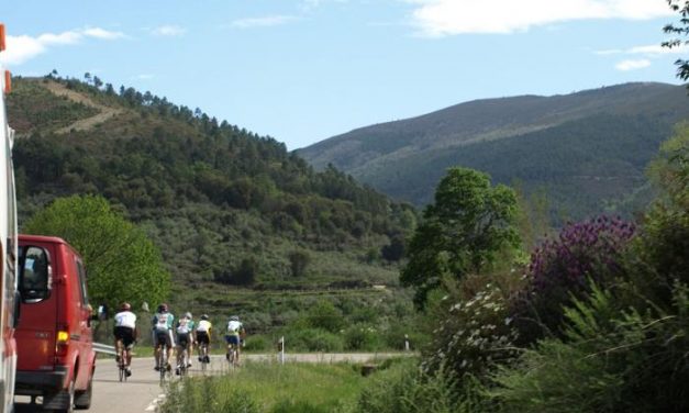 La marcha cicloturista Sierra de Gata pone el punto y final al mes de la bicicleta en Moraleja