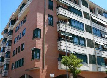 La Junta de Extremadura abre el plazo para solicitar la renta básica de emancipación para jóvenes en alquiler