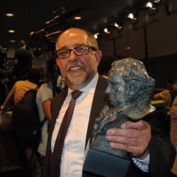 Josep Lluís y Falcó desentraña en “Rompiendo moldes” la vida y obra de Reyes Abades