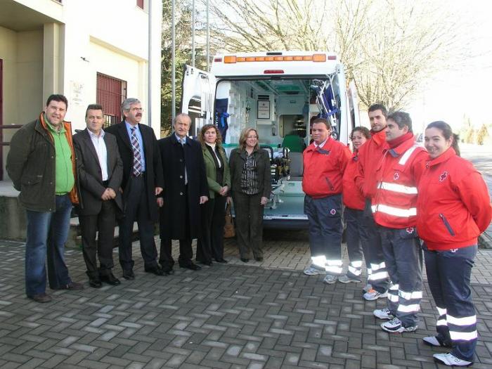 La Asamblea Local de Cruz Roja de Coria estrena una nueva ambulancia más moderna y con más medios