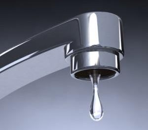 La mejora de la red de abastecimiento de agua potable de Coria obliga a cortar el suministro este martes