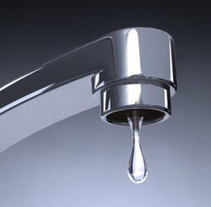 La mejora de la red de abastecimiento de agua potable de Coria obliga a cortar el suministro este martes