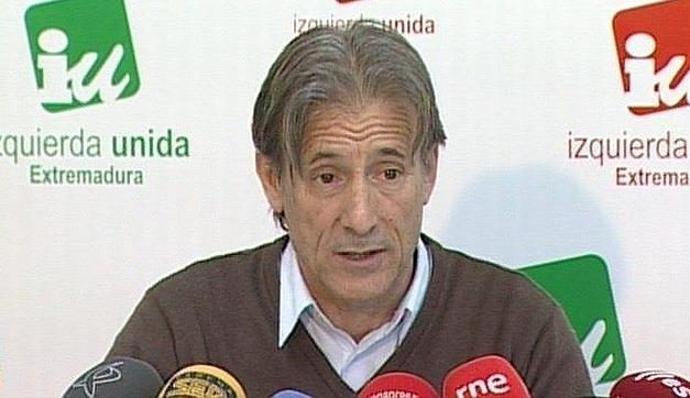 Pedro Escobar traslada a Monago el rechazo de Izquierda Unida Extremadura  a los recortes