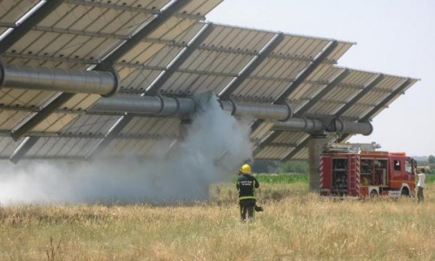 Un incendio en una planta fotovoltaica próxima a Moraleja obliga a actuar a dos dotaciones de bomberos