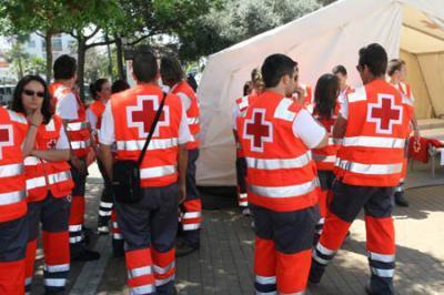 Cruz Roja establece un albergue con 500 plazas para el incendio de Ladrillar
