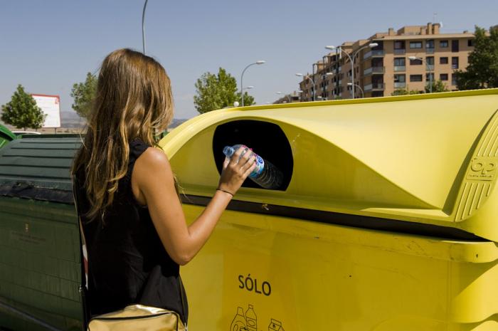 Los ciudadanos de Extremadura reciclaron 27.755 toneladas de envases durante el año 2011