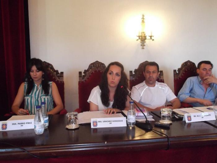 La concejala del PP, Laura Sánchez González, será la abanderada de las fiestas de San Juan 2013 en Coria
