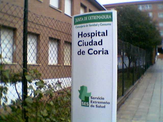 El SES recuerda que el cierre de alas en el Hospital de Coria es una medida habitual adoptada durante el verano