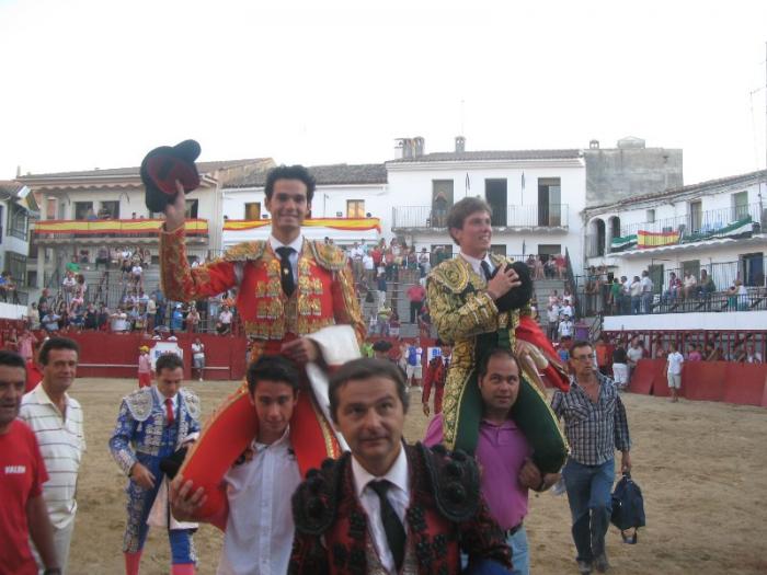 Antonio Puerta y Tomás Angulo salen a hombros en la novillada con picadores de San Buenaventura