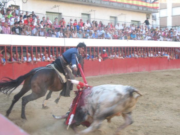 El rejoneador Rubén Sánchez cortó dos orejas en el segundo festejo de San Buenaventura en Moraleja