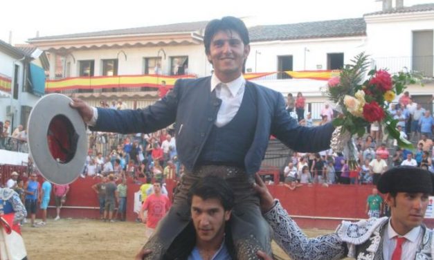 El rejoneador Rubén Sánchez cortó dos orejas en el segundo festejo de San Buenaventura en Moraleja