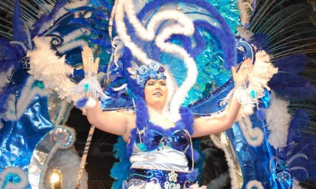 Cristina Casares, una joven de 18 años que quiere ser azafata, es nombrada reina del Carnaval de Navalmoral