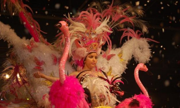 Cristina Casares, una joven de 18 años que quiere ser azafata, es nombrada reina del Carnaval de Navalmoral