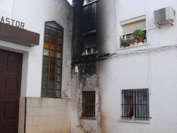 Detenido un joven en Cáceres por prender fuego a una motocicleta estacionada junto a un inmueble