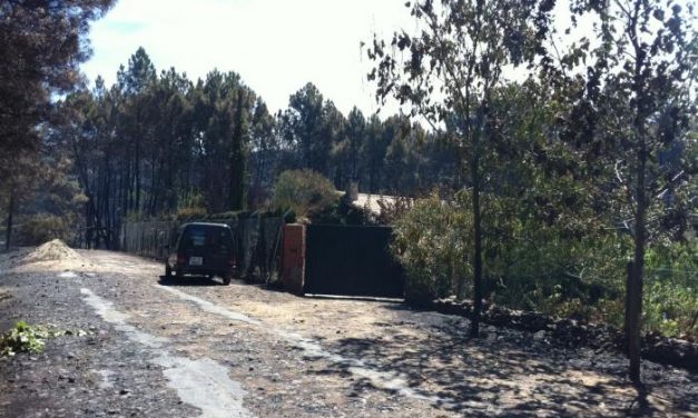 El incendio forestal que afecta a Gata, Torre y Villasbuenas se originó en un vertedero de Gata